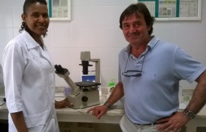 Entrega del Microcospio de Laboratorio