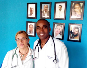 Dra. Gonzalez, Nefróloga y Dr. Moreira Delegado de Saude de Sal