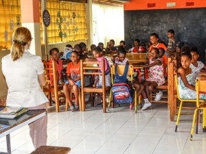 formación sobe prácticas de higiene sexual a los niños, niñas y jóvenes del Centro3