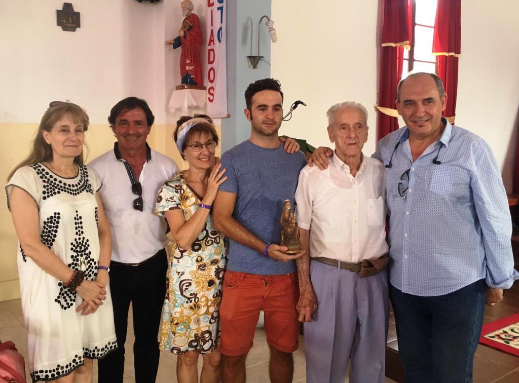 La familia de Pérdigo con Africa Avanza y la amatxu de Begoña en Sal La familia de Pérdigo con la amatxu de Begoña en Sal -