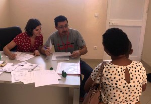 Voluntarios del MSCV en Sal. Misión nº 35 pasando consulta